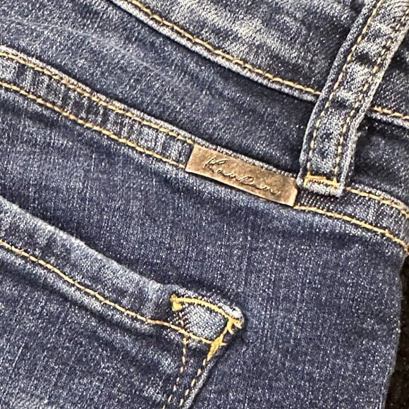 NWOT KanCan Blue Jean Shorts MEDIUM Flayed hem line Distressed - Picture 13 of 15